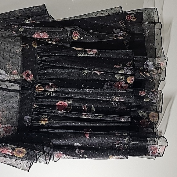 Willow women's top, 3X. Black sheer overlay tier. Floral print. Goth, f… - Picture 6 of 9